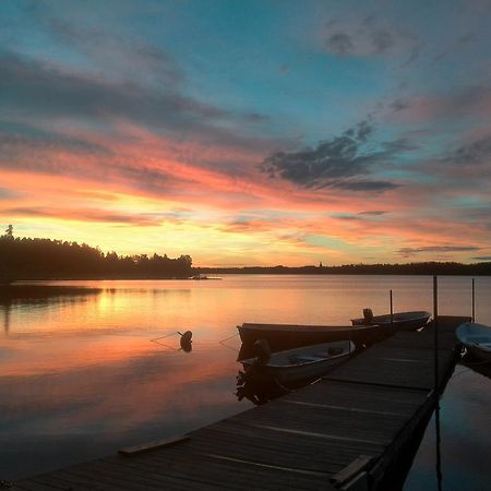 Falkudden Camping Cafe Och Stugby Hotel Nas Bruk Eksteriør billede