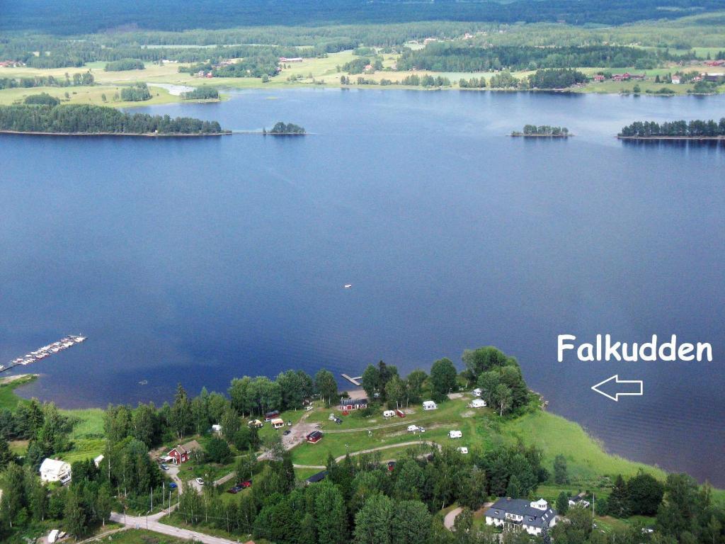 Falkudden Camping Cafe Och Stugby Hotel Nas Bruk Eksteriør billede