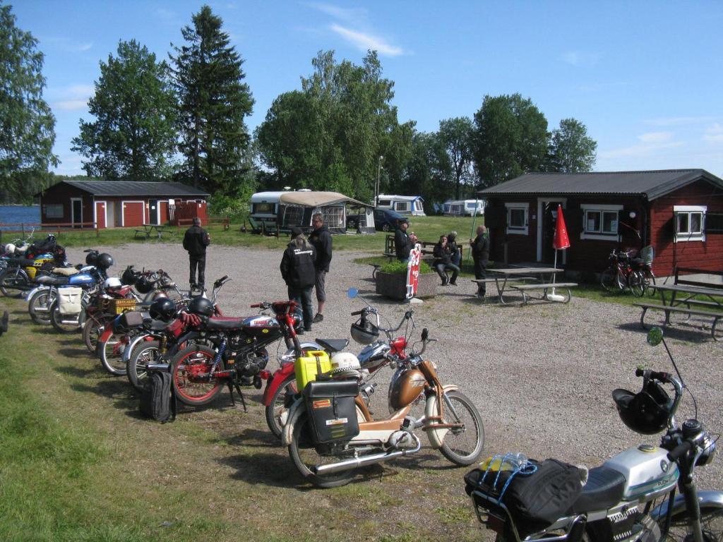 Falkudden Camping Cafe Och Stugby Hotel Nas Bruk Eksteriør billede